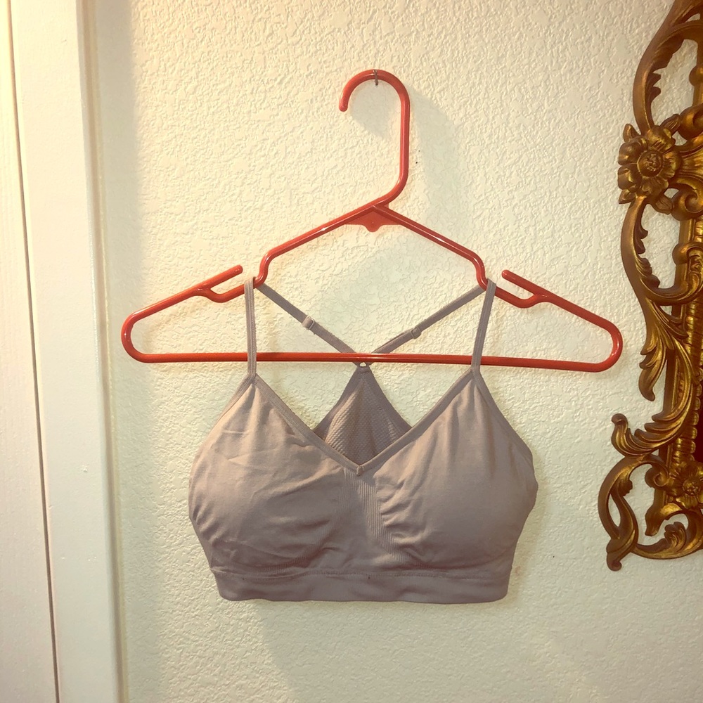 Grey sports bra, razor back